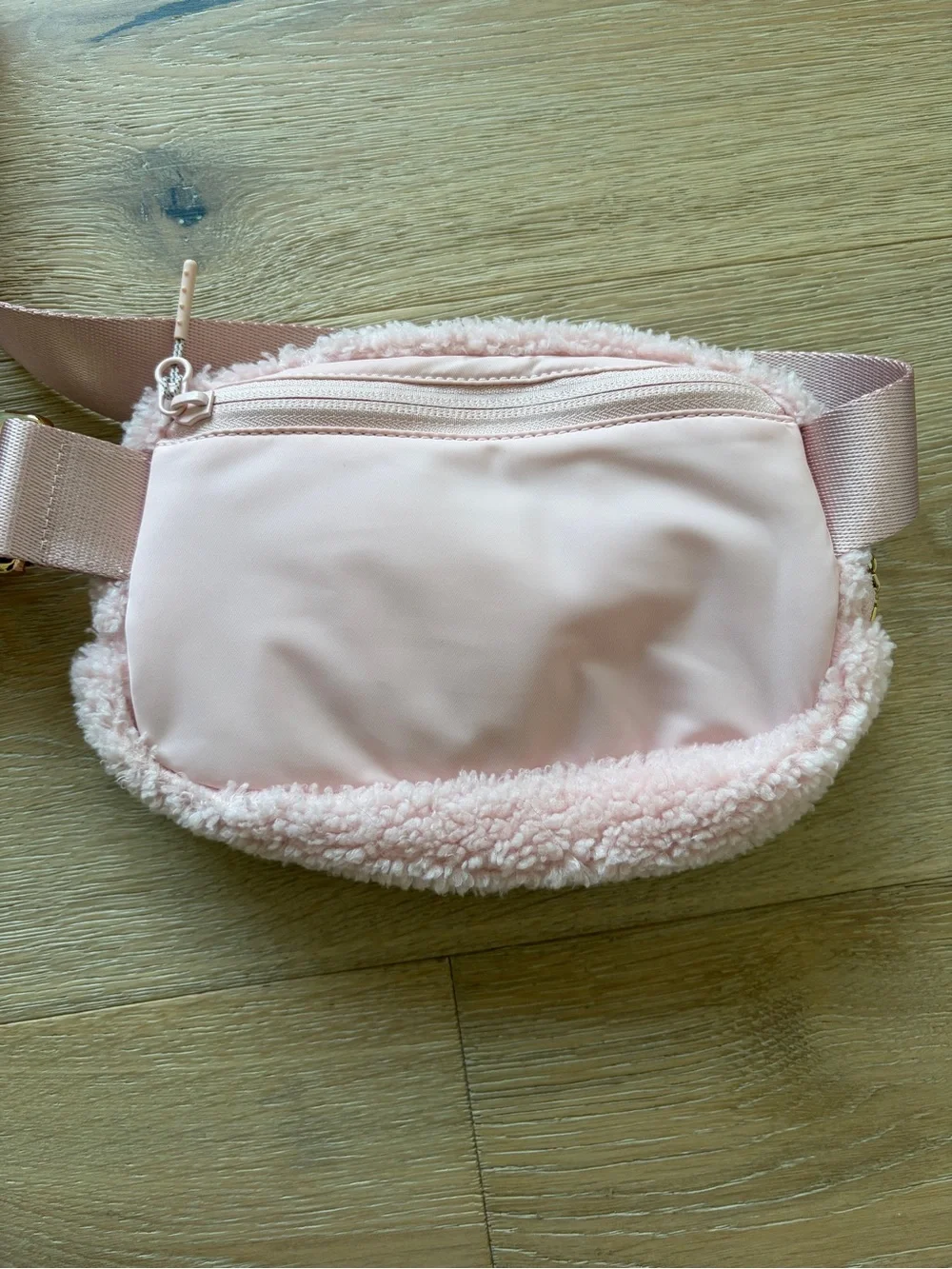 NWOT Lululemon Everywhere Belt Bag 1L Pink Mist Gold Fleece Sherpa Crossbody*@2 - Picture 4 of 5